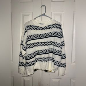 Women’s Size Small Chunky Knit White‎ & Black Pullover Aztec Cute Sweater